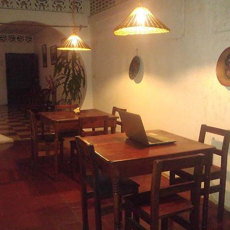 Casa Nica Leon Hostel מראה חיצוני תמונה