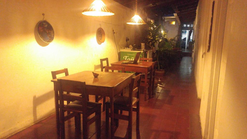 Casa Nica Leon Hostel מראה חיצוני תמונה