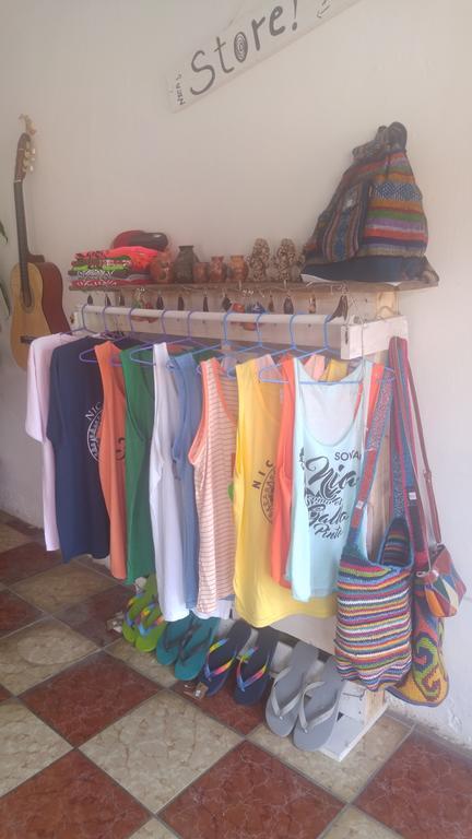 Casa Nica Leon Hostel מראה חיצוני תמונה
